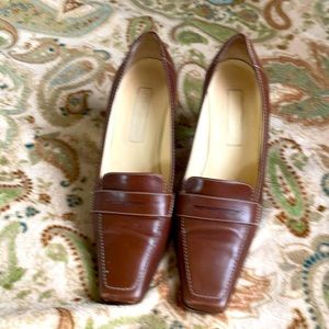 Woman’s heeled loafer